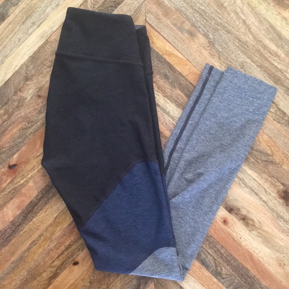 Outdoor Voices 7/8 Leggings charcoal/navy/graphite - Picture 9 of 9